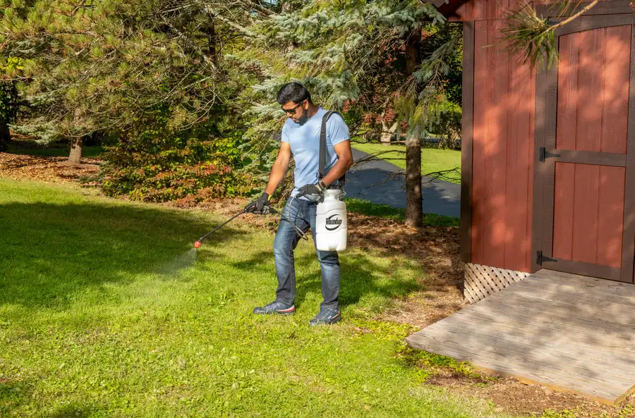 Roundup® 2-Gallon Lithium-Ion Power Wand Tank Sprayer Model 190789, photo 2