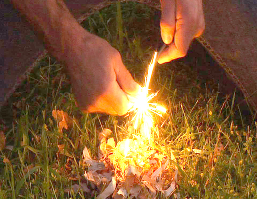 Pierre à Feu AURORA Black Solo Scientific randonnée bushcraft survie